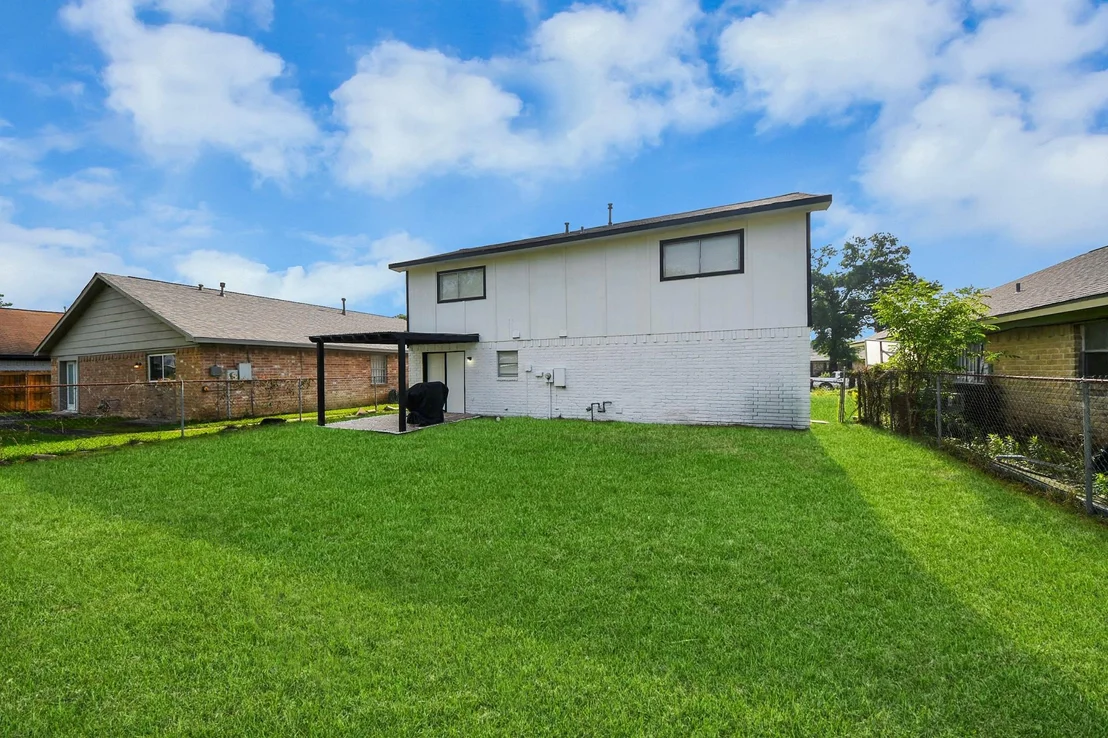 Photo of 8631 Valley Ledge Drive