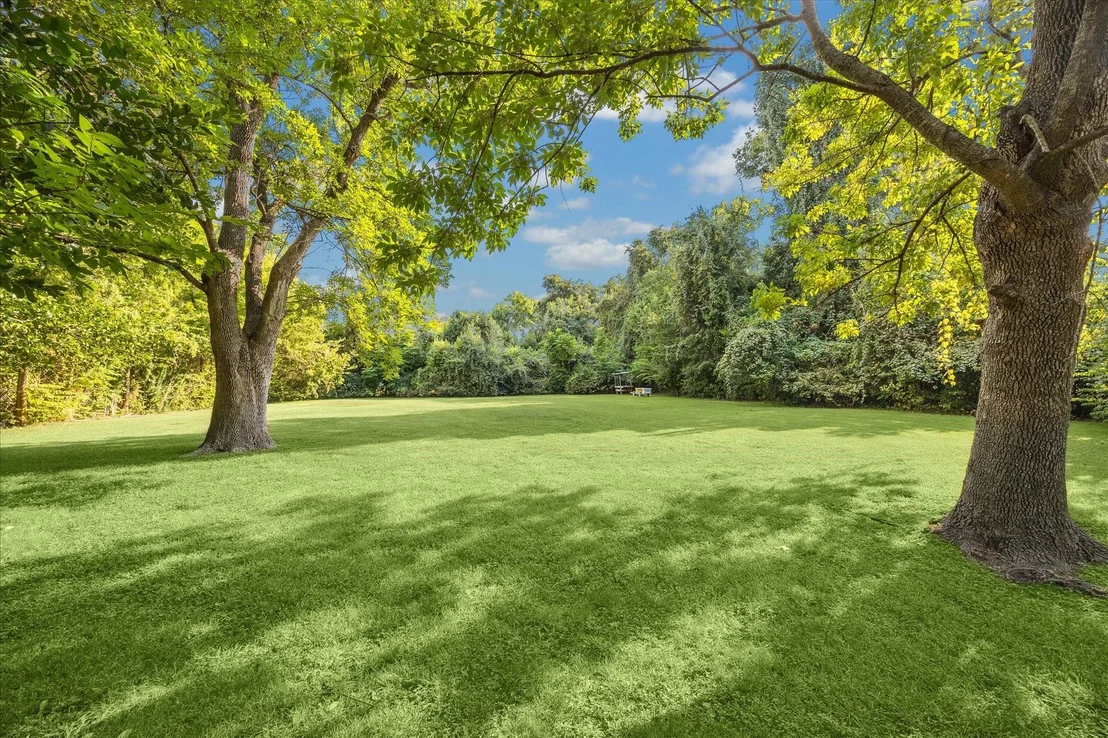 Photo of 9253 Elizabeth Road