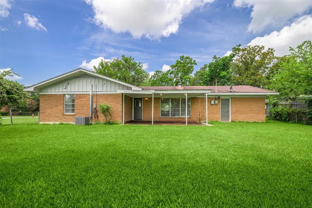 Photo of 1503 Woodson Lane