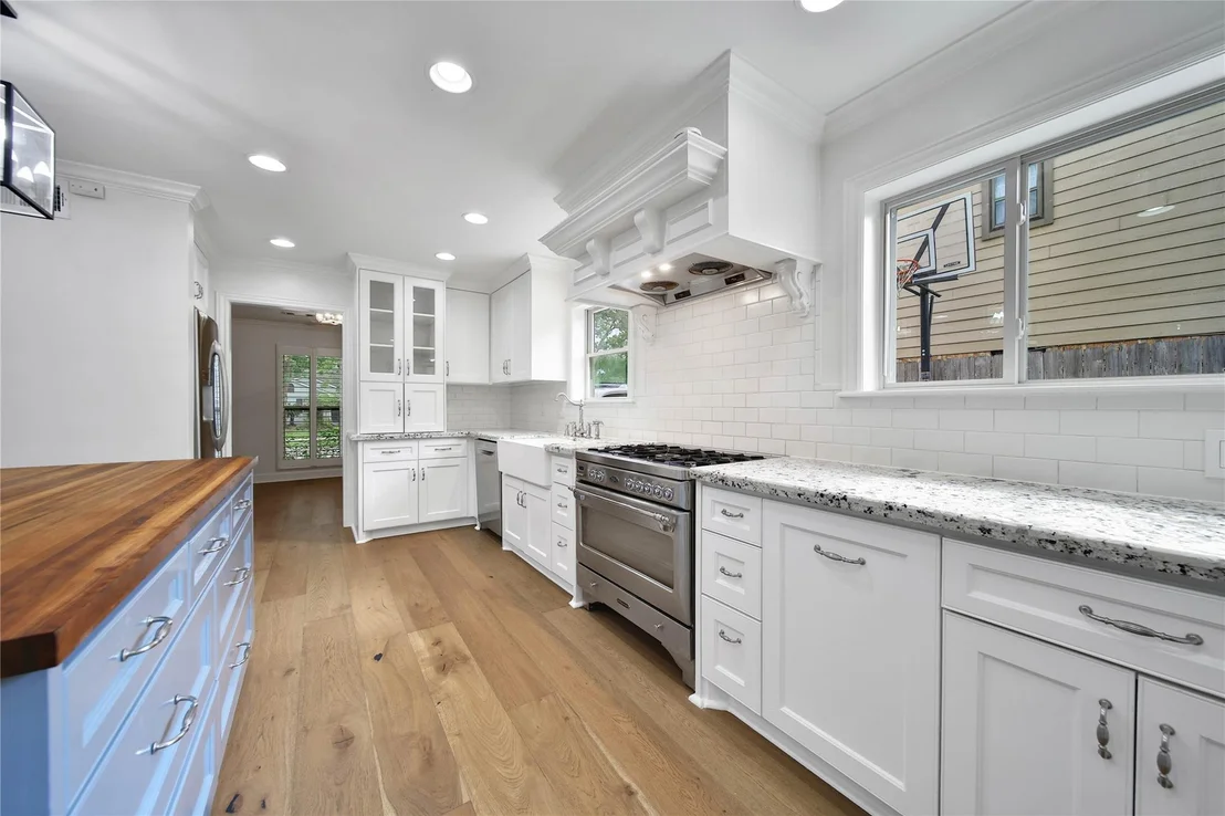 Photo of 1034 Thornton Road