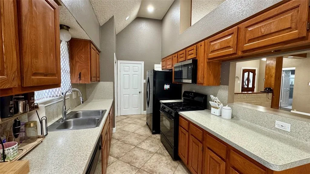 Photo of 2406 Shady Bayou Lane