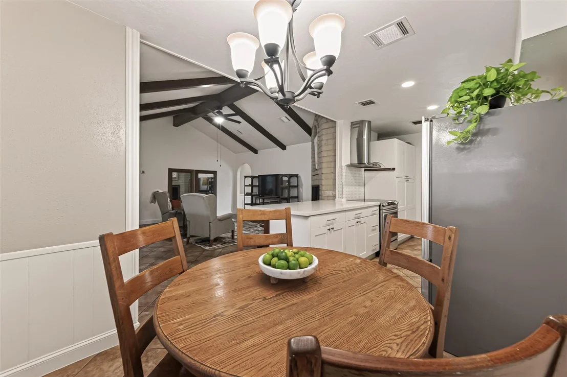 Photo of 9618 Springmont Drive