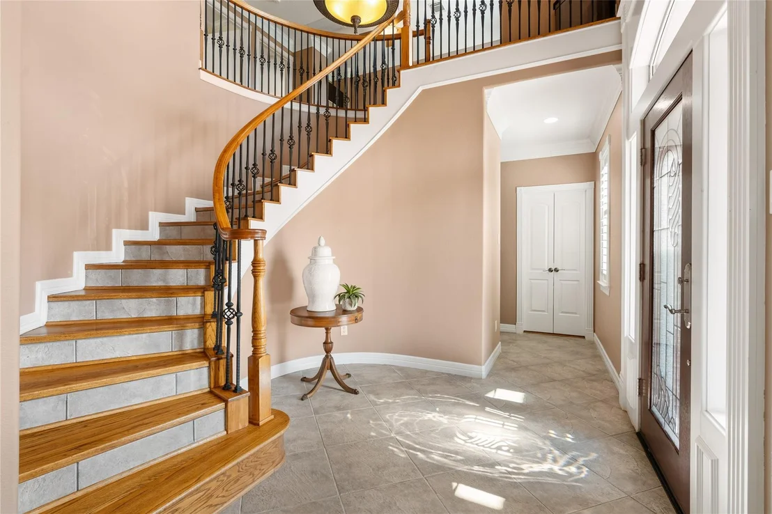 Photo of 5442 Lakeshore Drive