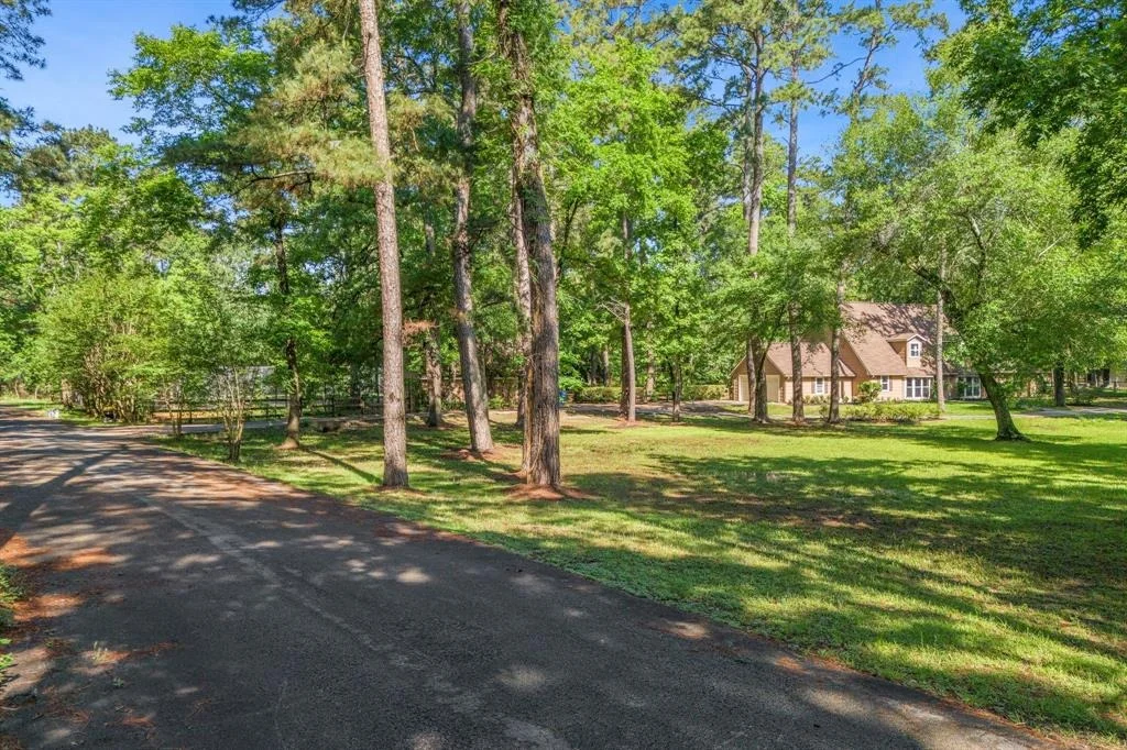 Photo of 15520 Bedford Lane
