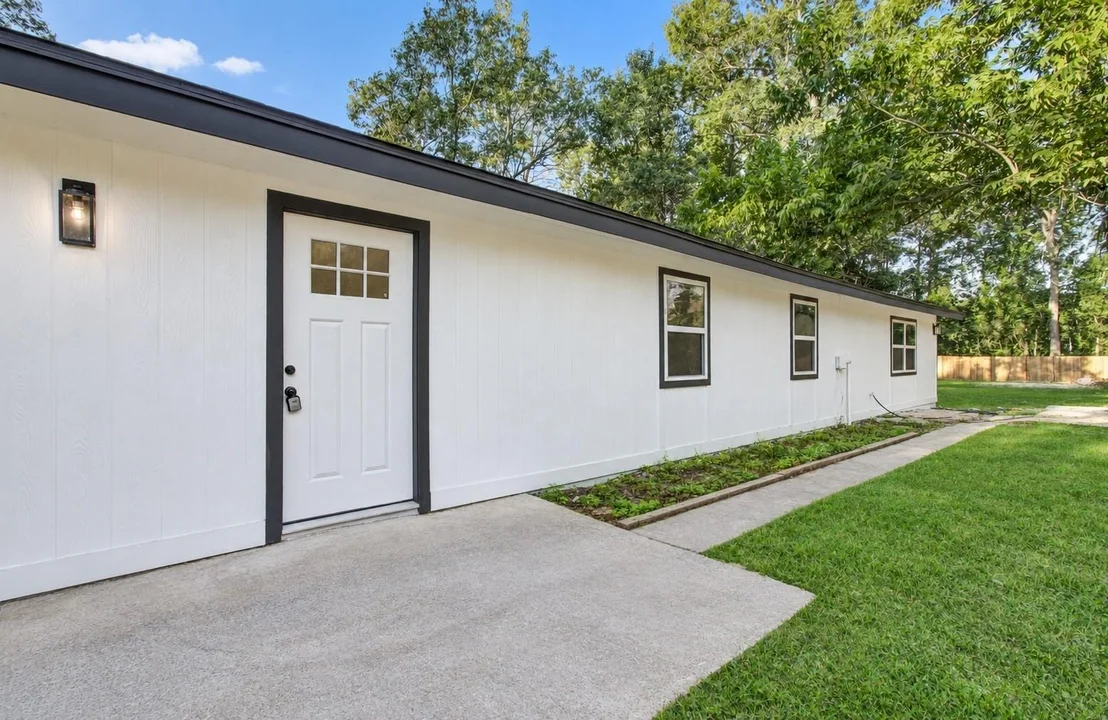 Photo of 16718 Charleston Drive