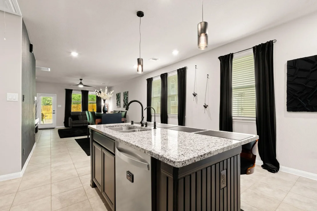 Photo of 7067 Silverleaf Oak Street