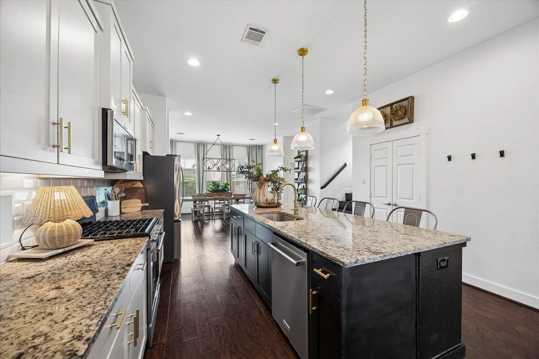 Photo of 2416 Couch Street