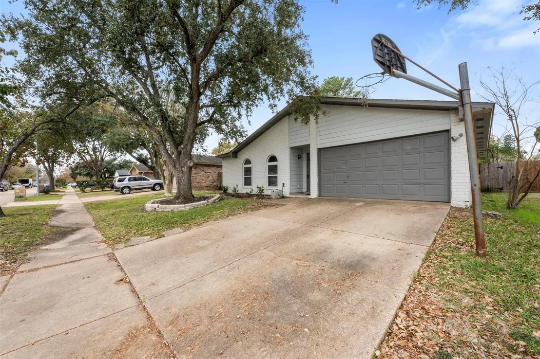 Photo of 6631 Langham Way