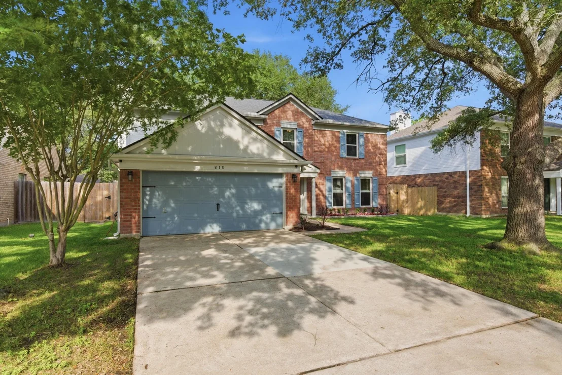 Photo of 815 Sierra Lake Drive