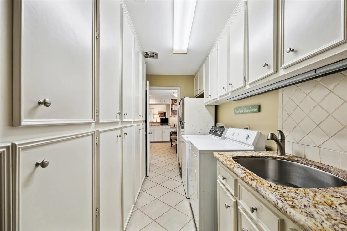 Photo of 10111 Del Monte Drive