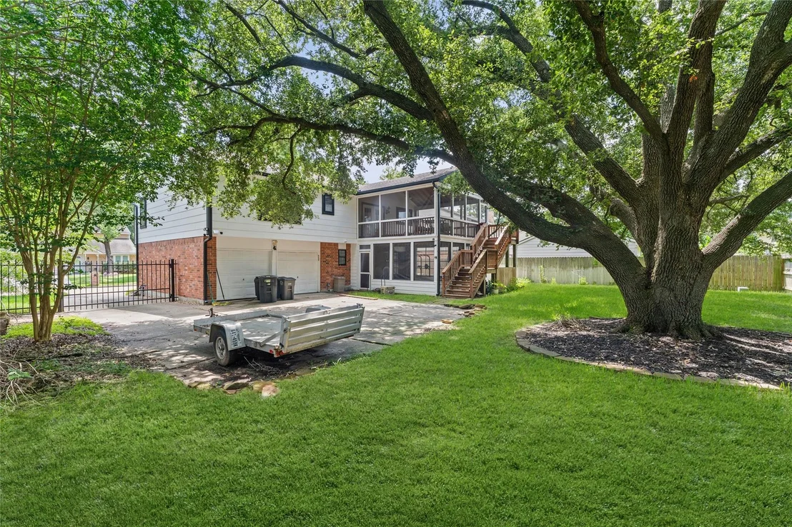 Photo of 15819 Maple Manor Drive
