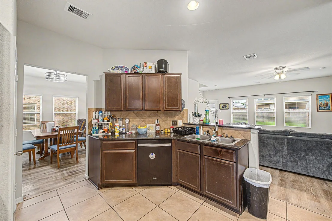 Photo of 5006 Forest Hurst Glen