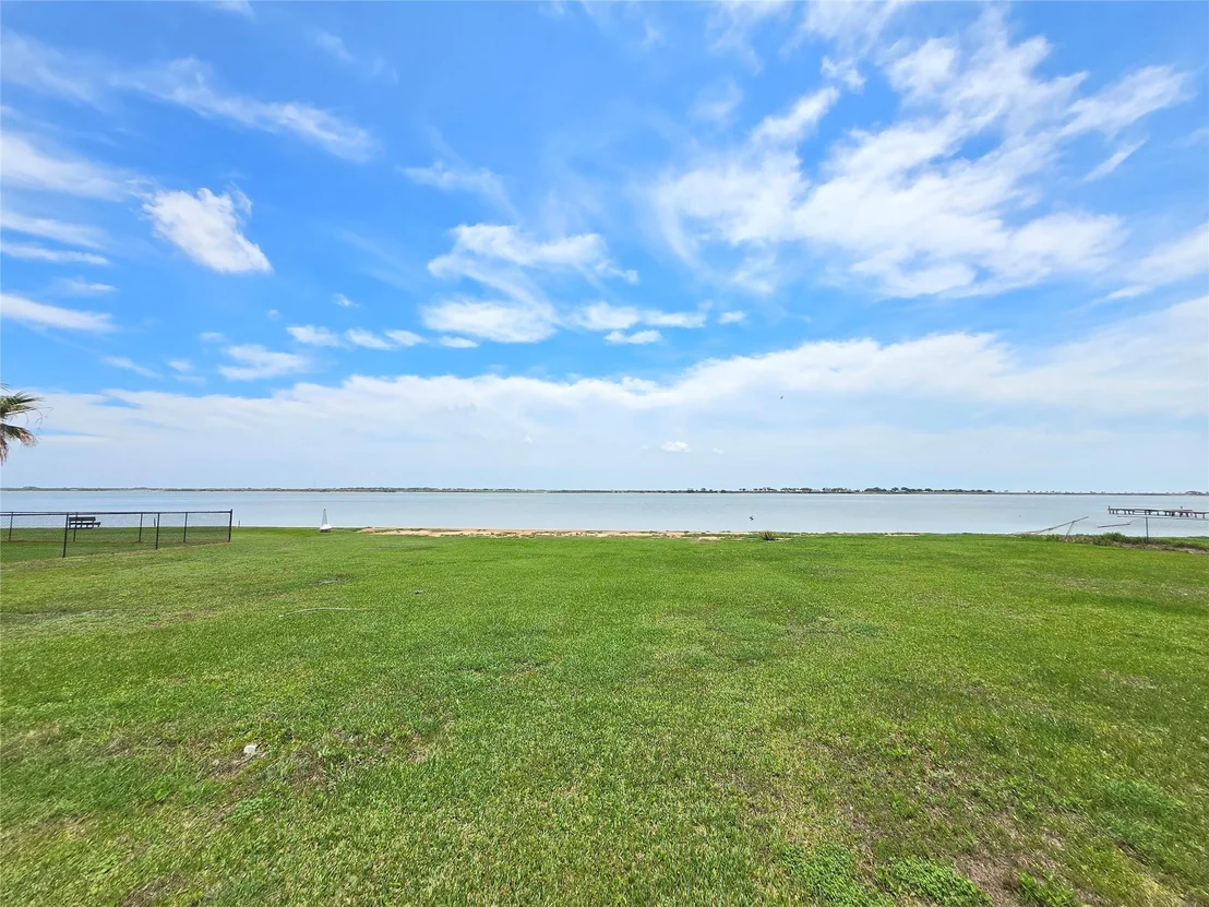Photo of 2182 W Bayshore Drive