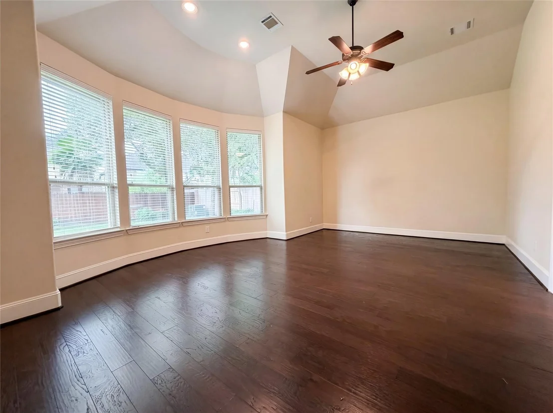 Photo of 27911 Warren Park Drive
