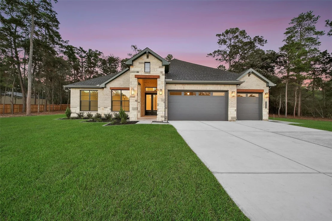 Photo of 352 Louvenia Court