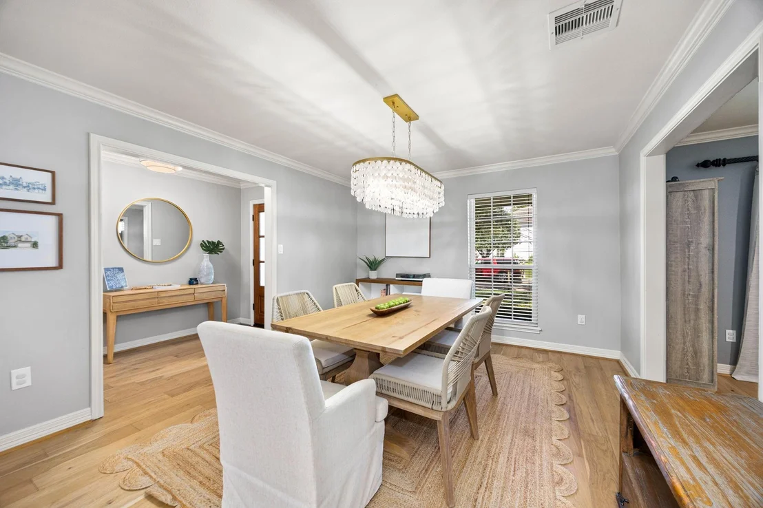 Photo of 823 Pinesap Drive