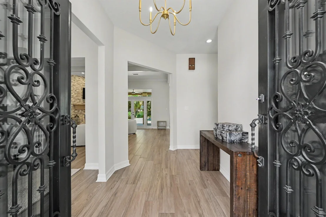 Photo of 60 La Jolla Circle