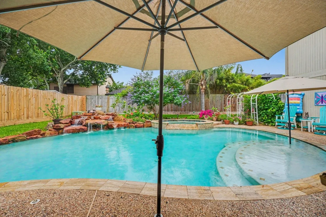 Photo of 1623 Lake Bluff Drive