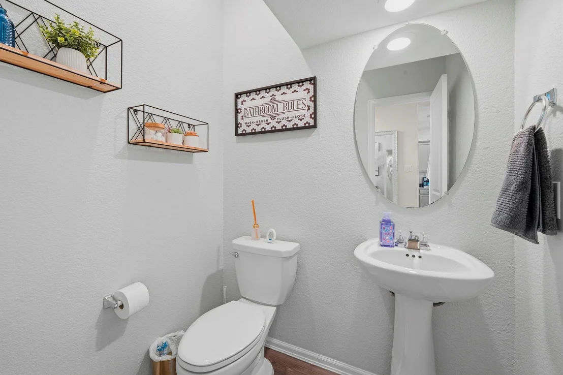 Photo of 5142 Dunstable Manor Lane