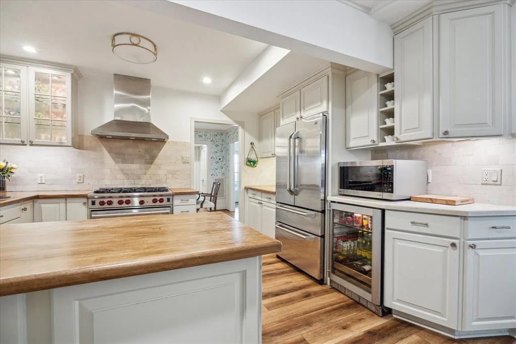 Photo of 2618 Sunset Boulevard