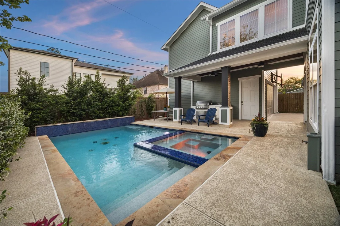 Photo of 1525 Chippendale Road