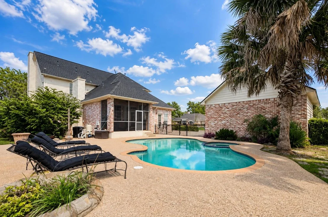 Photo of 33103 Whickham Circle