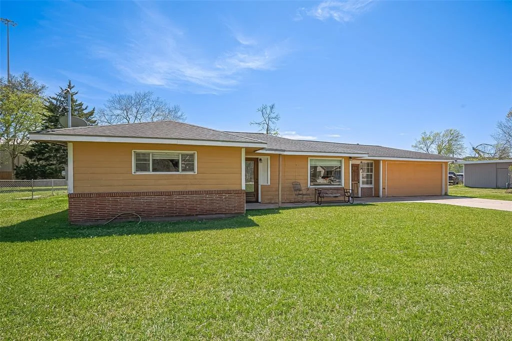 Photo of 230 Grammar Road