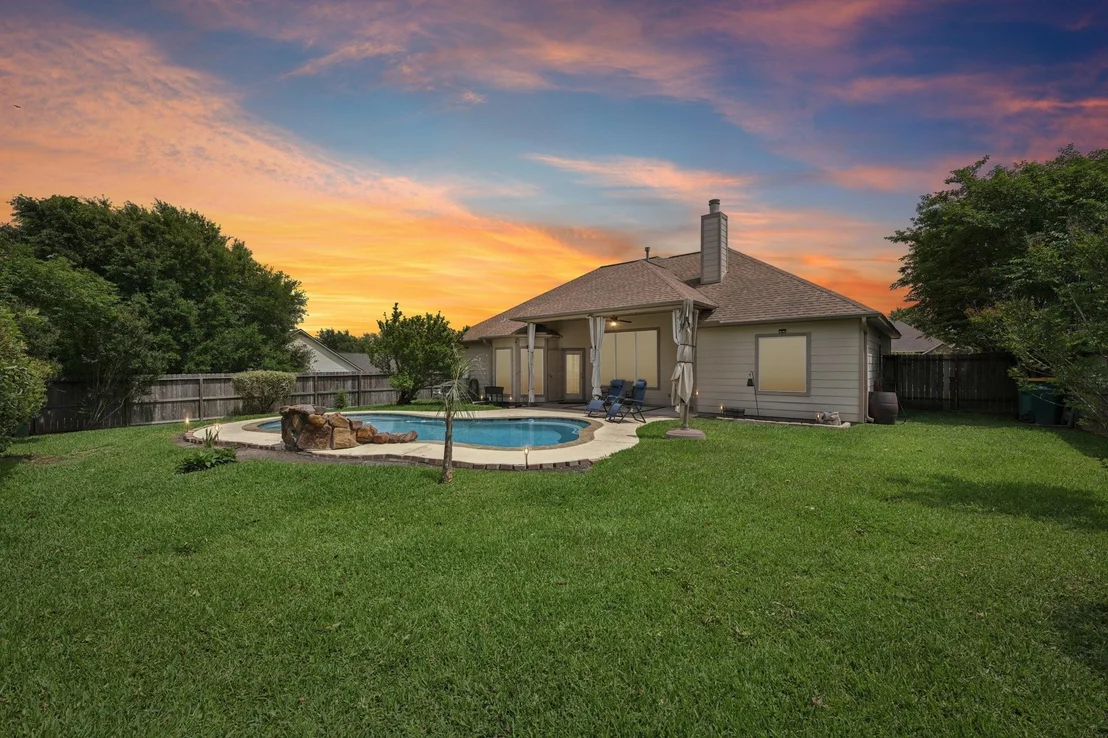 Photo of 7187 Edgewater Drive