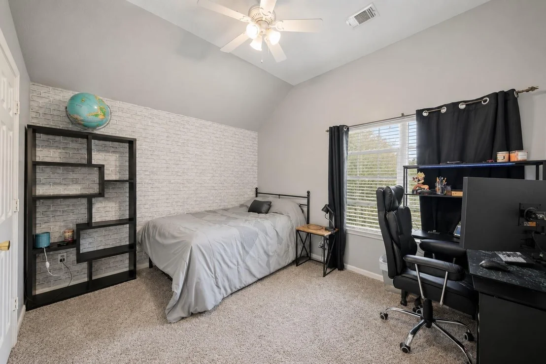 Photo of 4026 Chestnut Bend