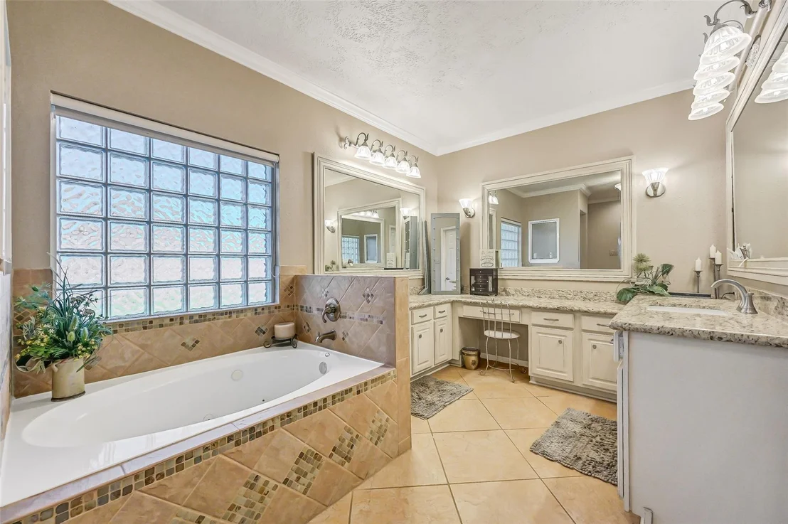 Photo of 906 High Ridge Circle