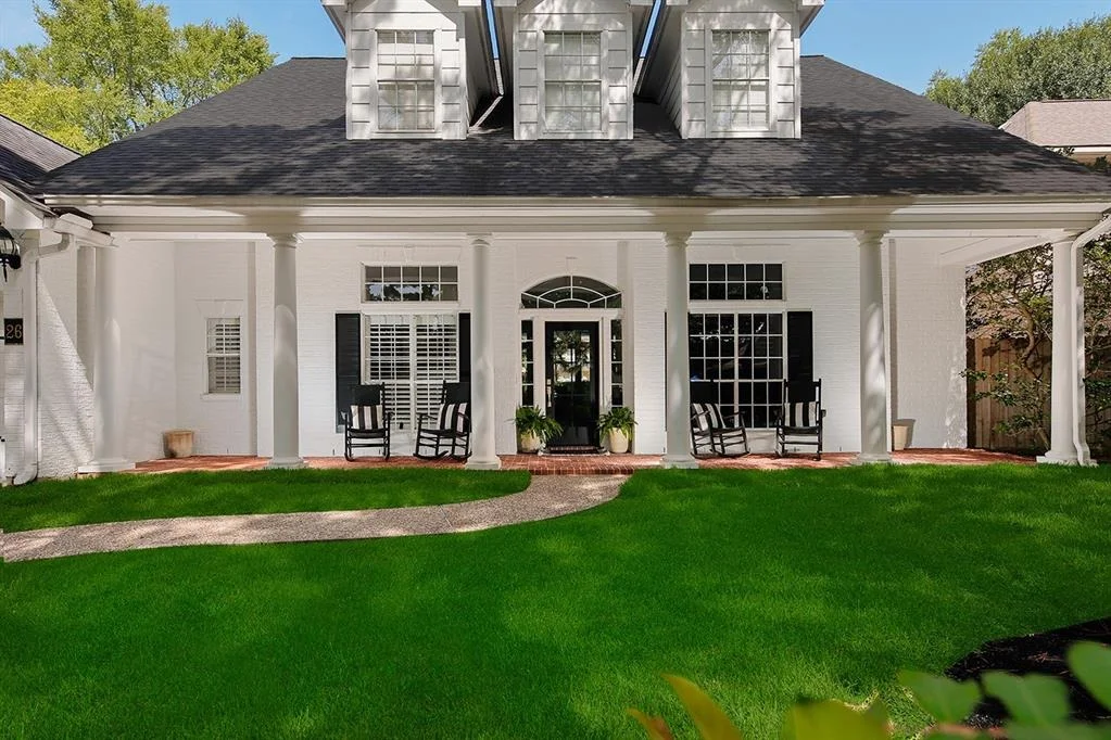 Photo of 26 W Fairbranch Circle