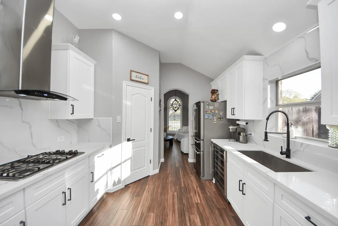 Photo of 6115 Pine Lakes Drive