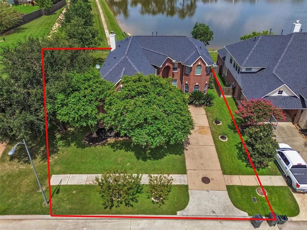 Photo of 19530 Lakeside View Drive