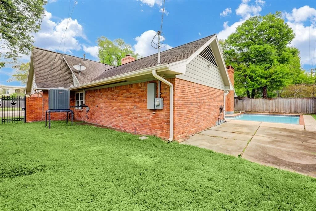 Photo of 4931 Glenmeadow Drive