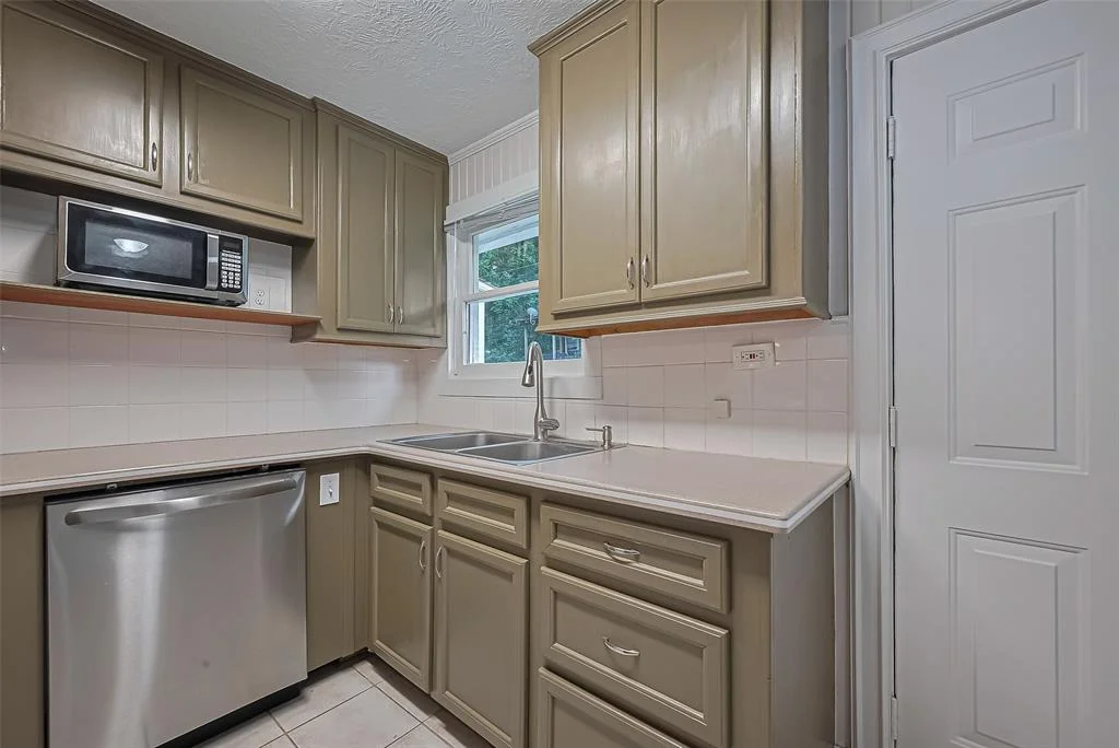 Photo of 1372 W Pine Lake Circle