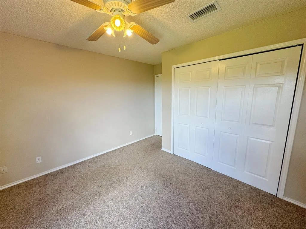 Photo of Unit 12A at 2501 Gulf Freeway
