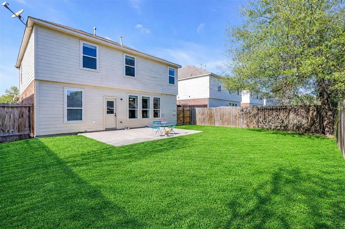 Photo of 5026 Forest Hurst Drive