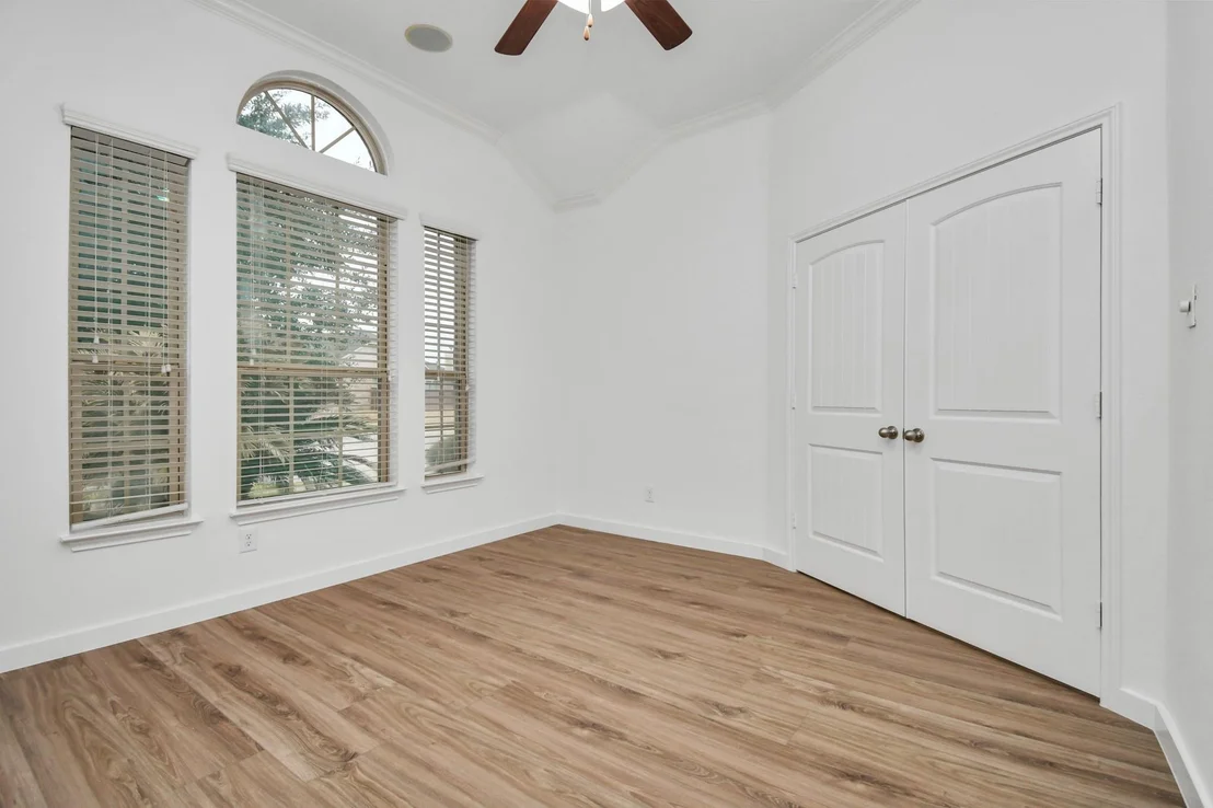 Photo of 25827 Rustica Drive
