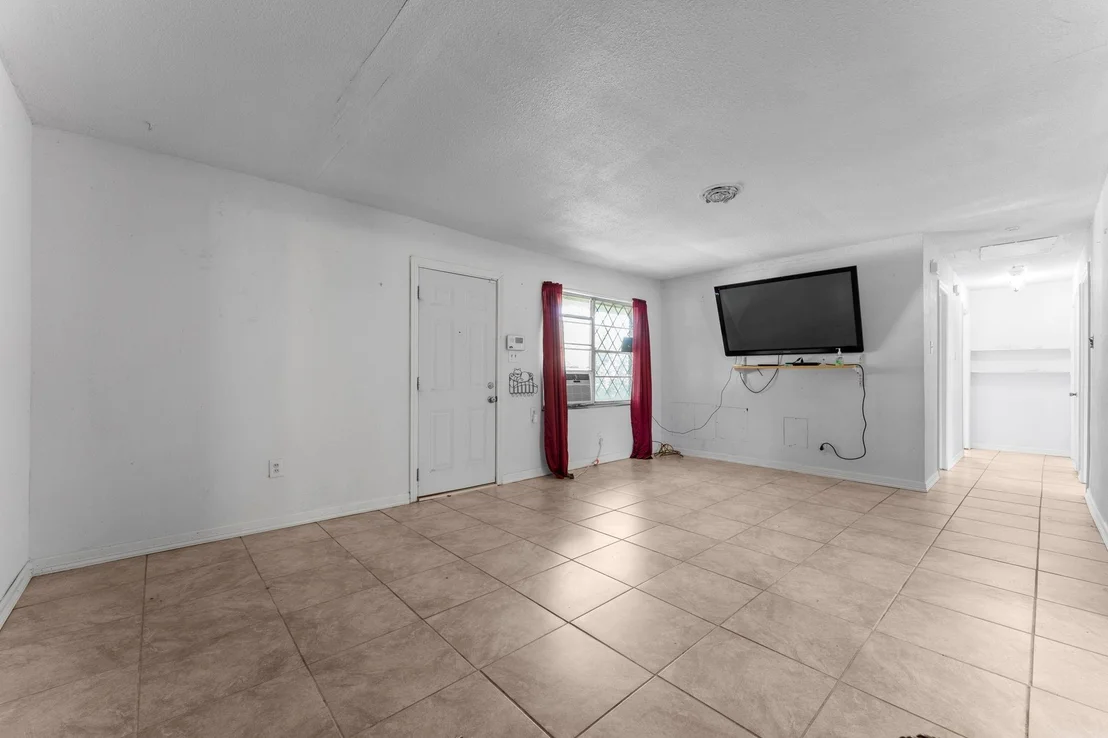 Photo of 814 Isetta Lane
