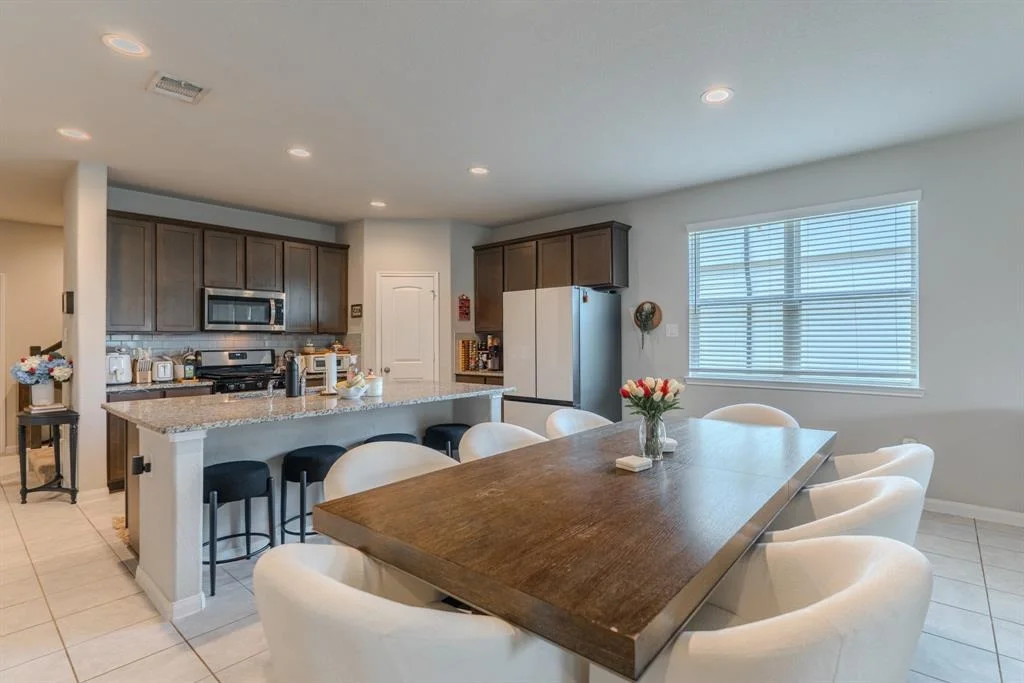 Photo of 17619 Harbourfront Road