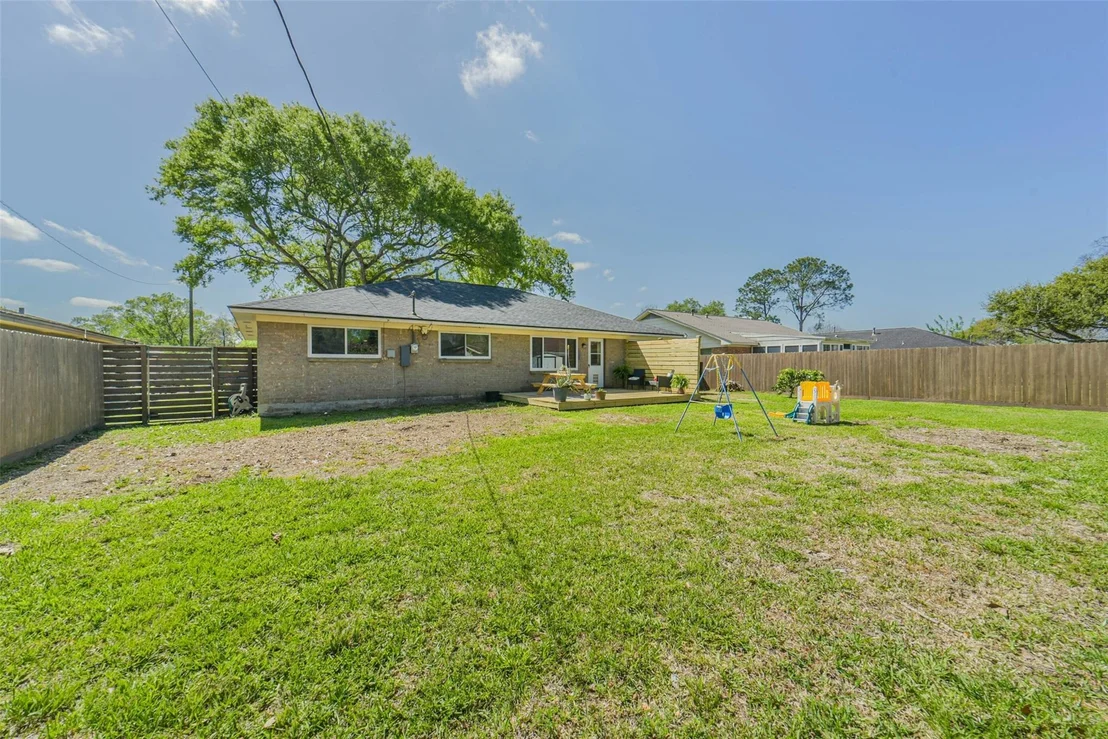 Photo of 323 Coventry Lane