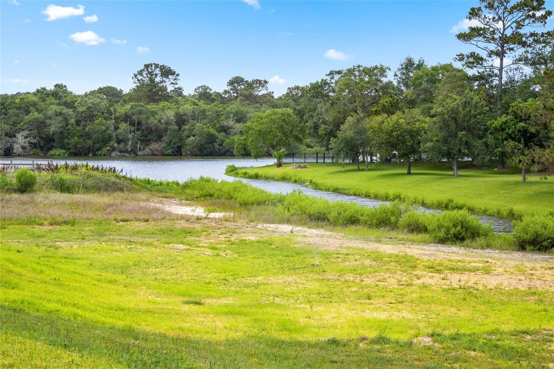 Photo of 4320 Leslie's Way
