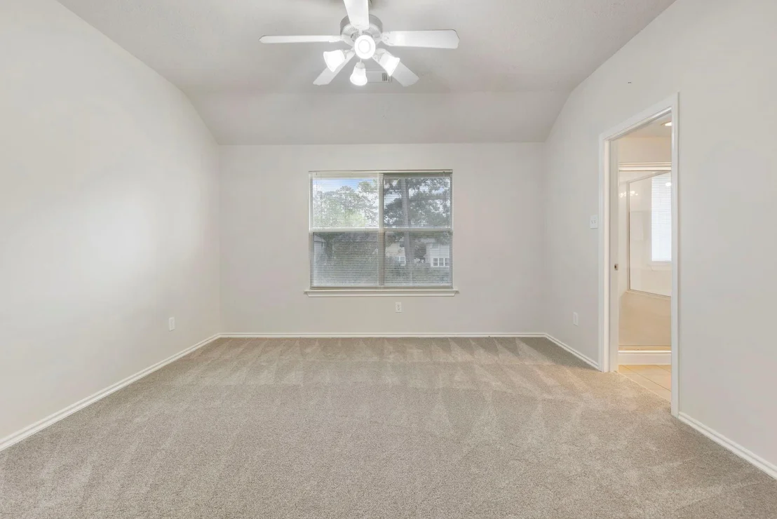 Photo of 215 W Stedhill Loop