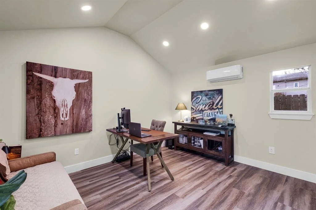Photo of 1838 Saxon Drive