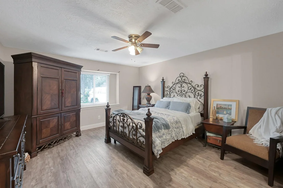 Photo of 8 Cambridge Circle