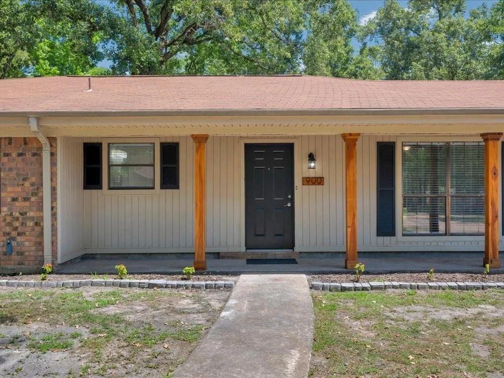 Photo of 900 Edgewood Circle