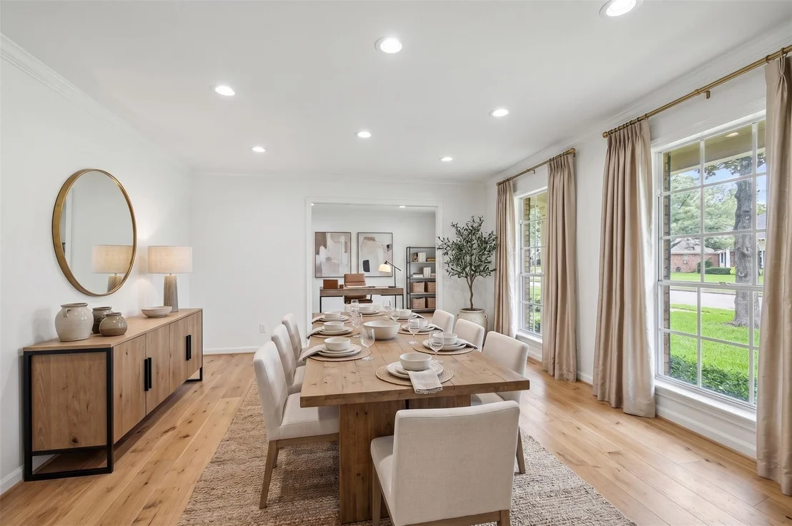 Photo of 7827 Meadowbriar Lane