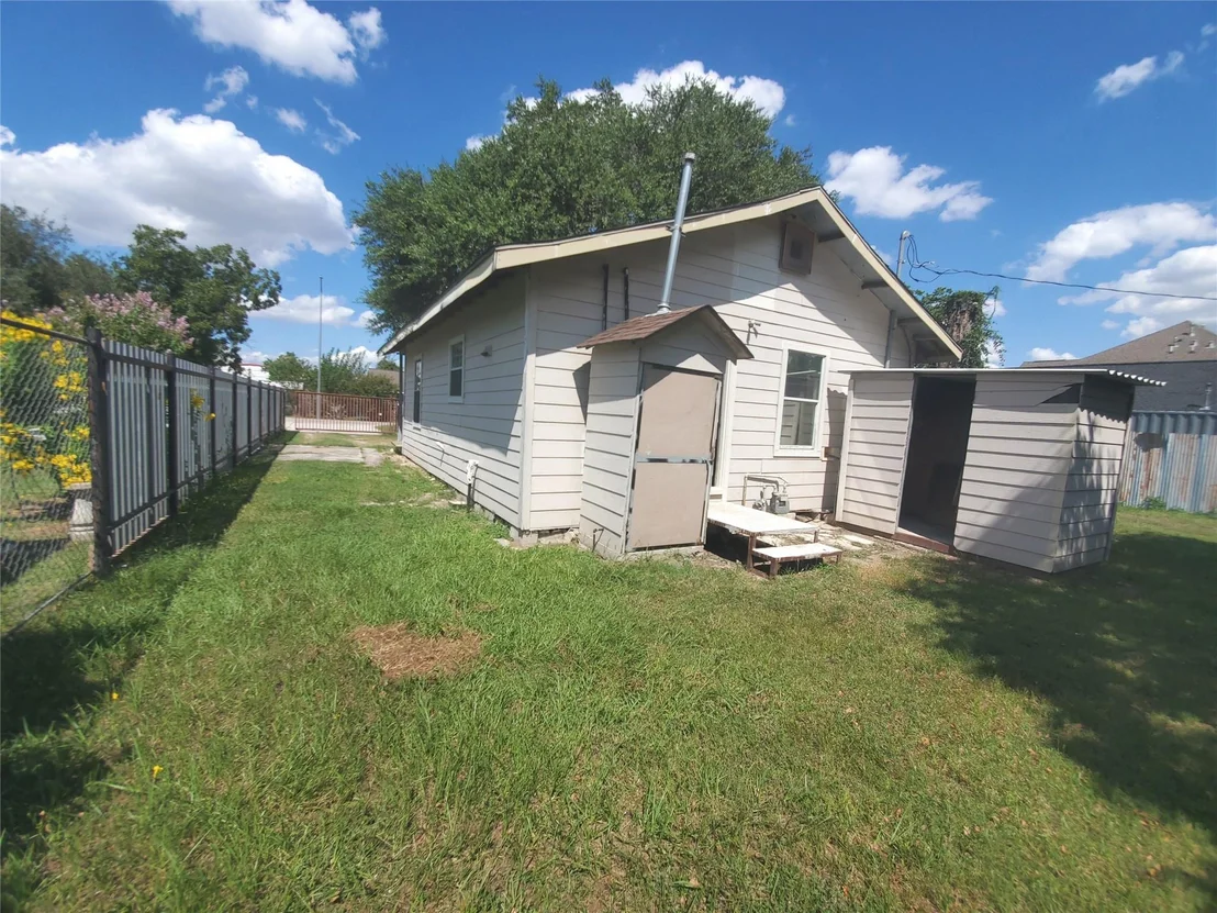 Photo of 9831 Bamboo Road