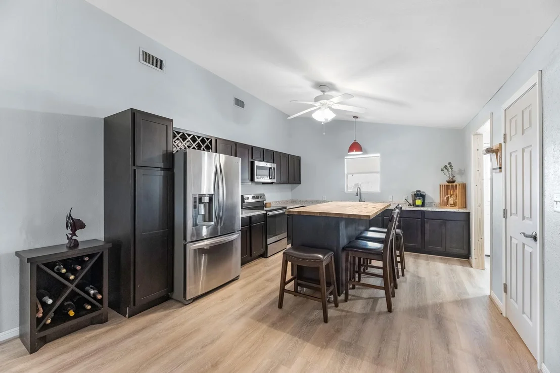 Photo of 518 Marine Way