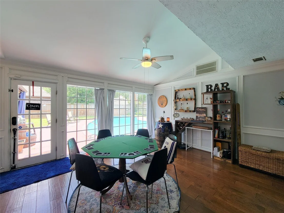 Photo of 6235 Rolling Water Drive